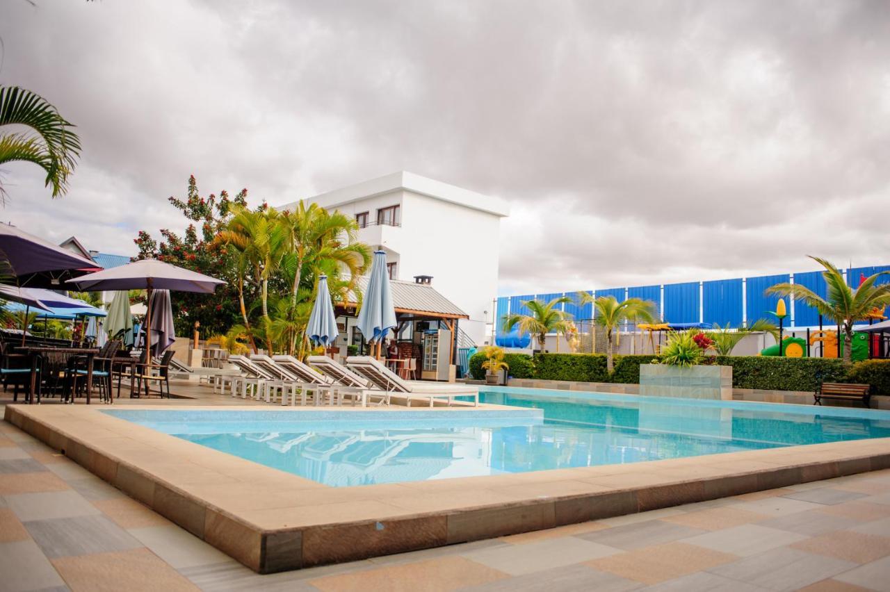 Hotel Sky Blue Mada Alasora Buitenkant foto