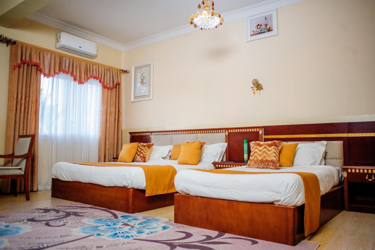 Hotel Sky Blue Mada Alasora Buitenkant foto