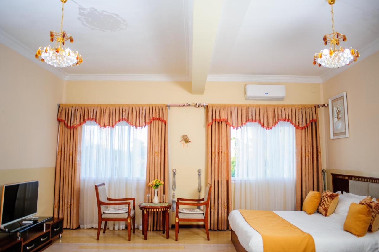 Hotel Sky Blue Mada Alasora Buitenkant foto