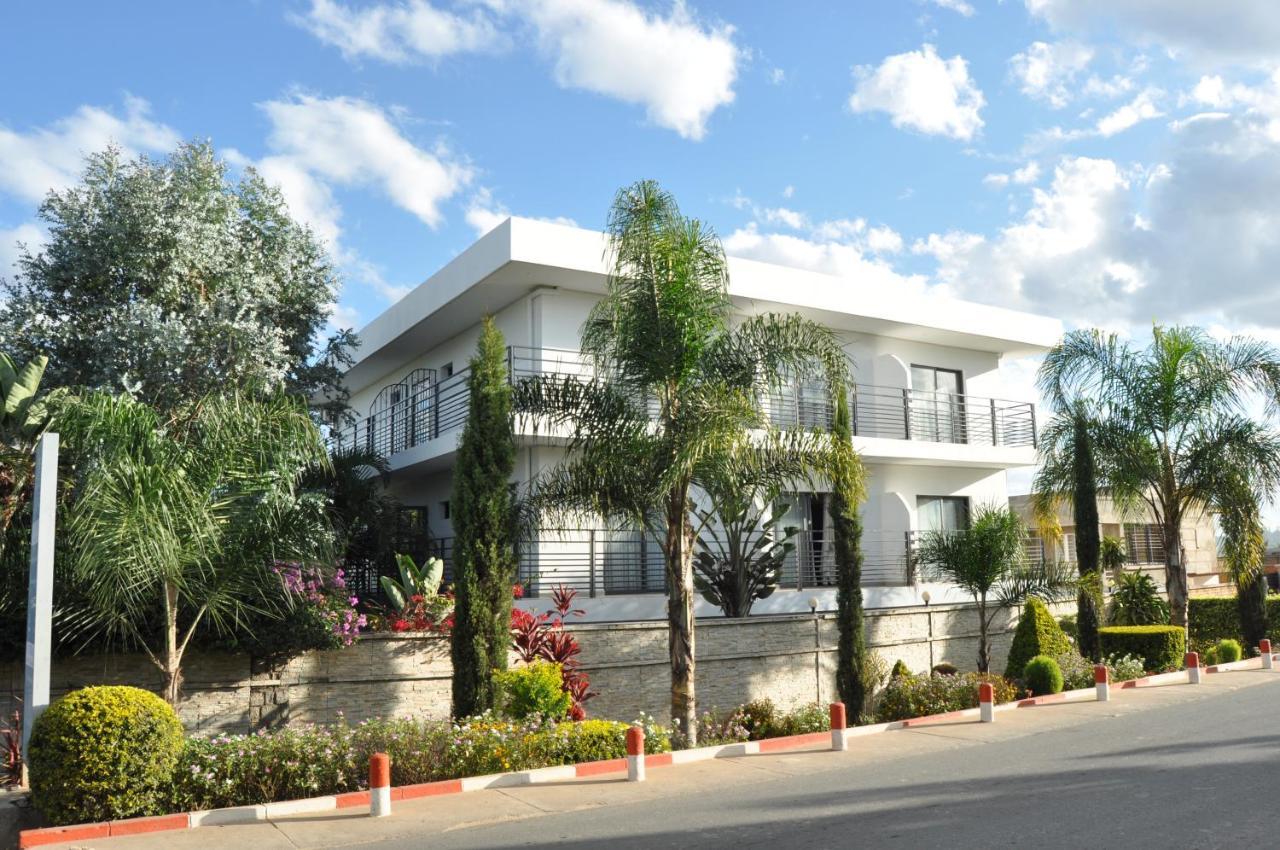 Hotel Sky Blue Mada Alasora Buitenkant foto