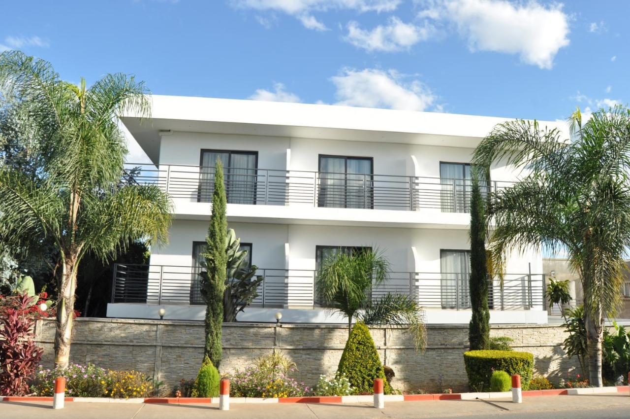 Hotel Sky Blue Mada Alasora Buitenkant foto