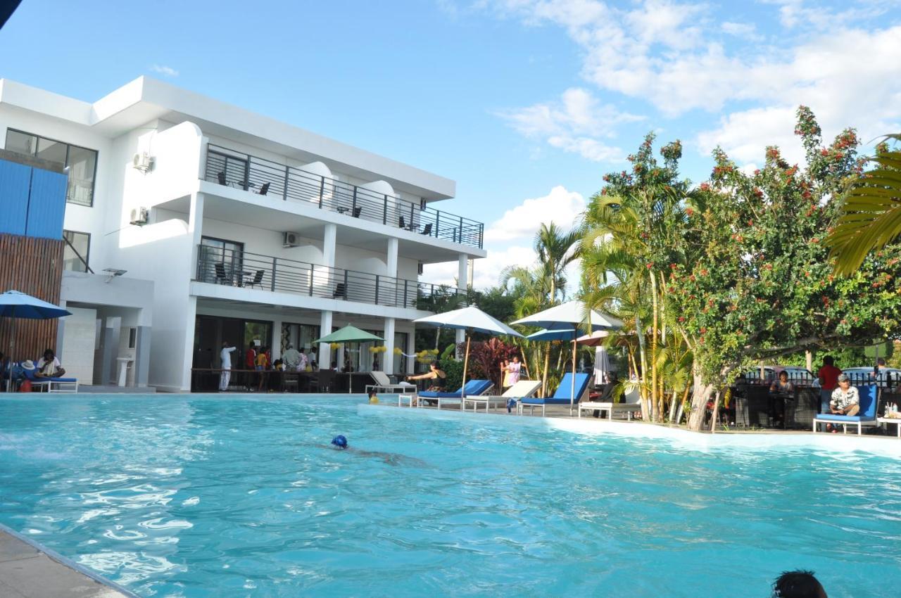 Hotel Sky Blue Mada Alasora Buitenkant foto