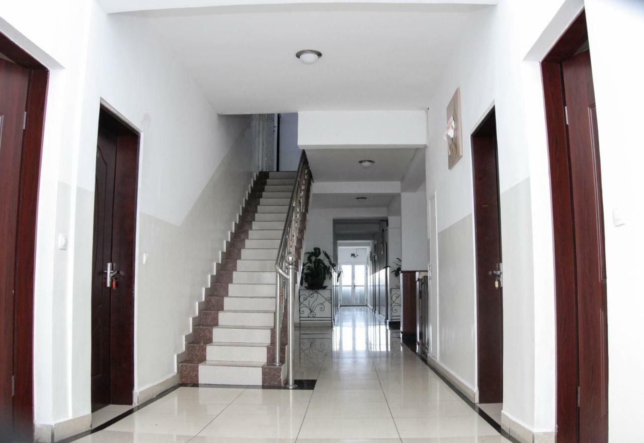 Hotel Sky Blue Mada Alasora Buitenkant foto